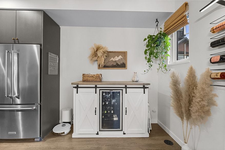 147 4738 Hemlock Way