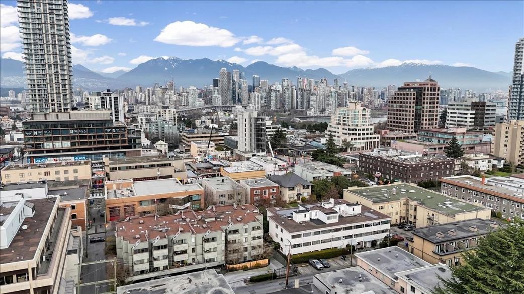 407 1476 W 10th Avenue