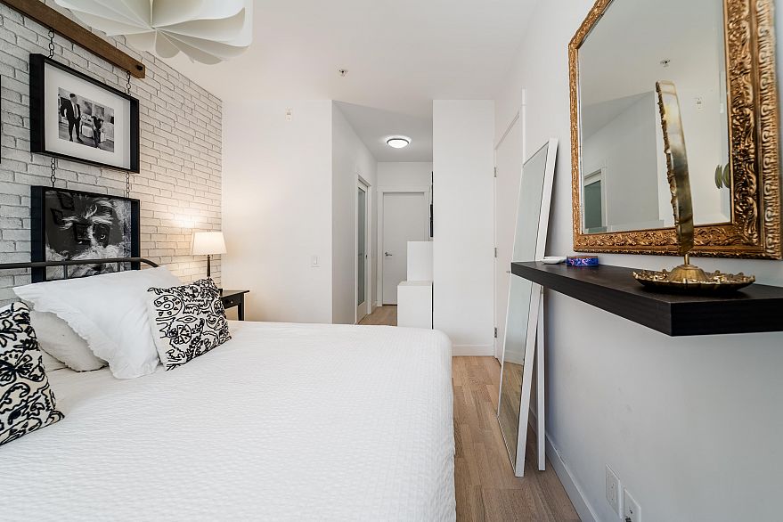 210 2468 Bayswater Street