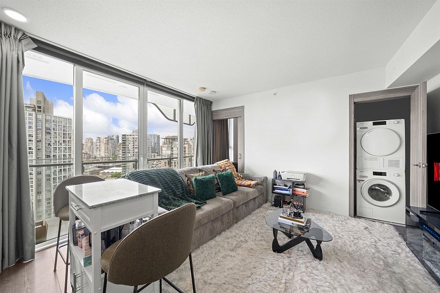 2304 89 Nelson Street