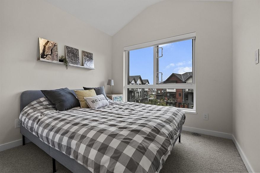 147 4738 Hemlock Way