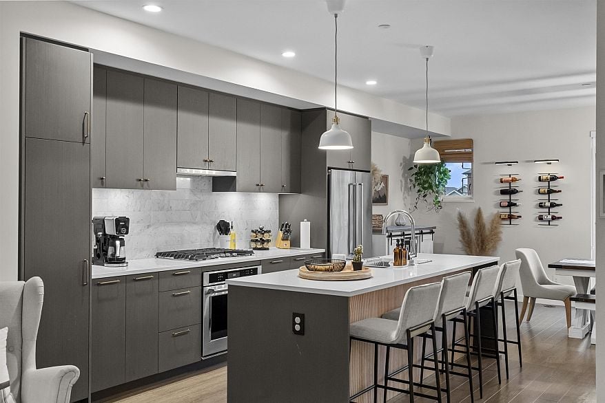 147 4738 Hemlock Way