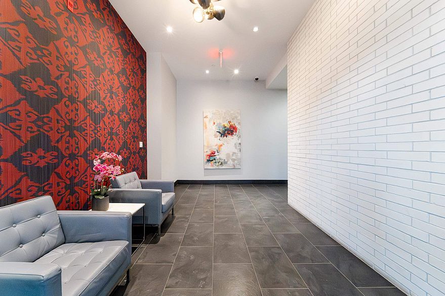 210 2468 Bayswater Street