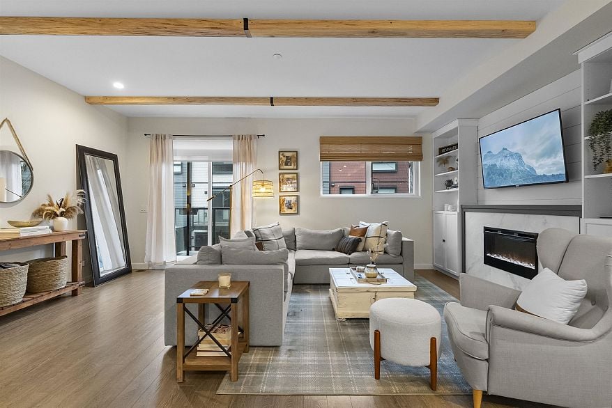 147 4738 Hemlock Way