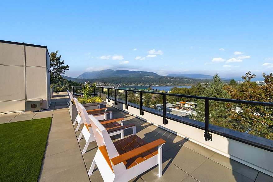 221 2002 St. George Street