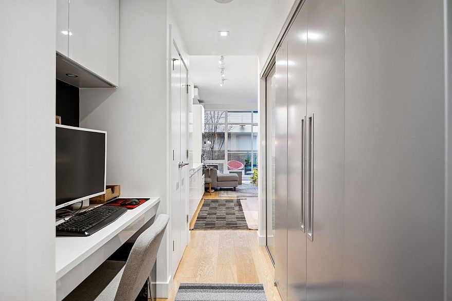 228 108 E 1st Avenue