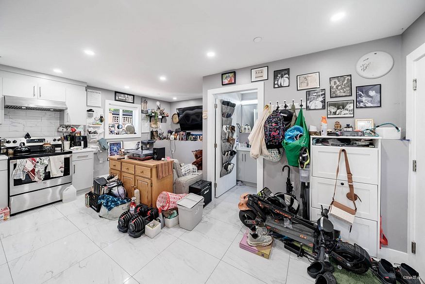 4841 Dumfries Street