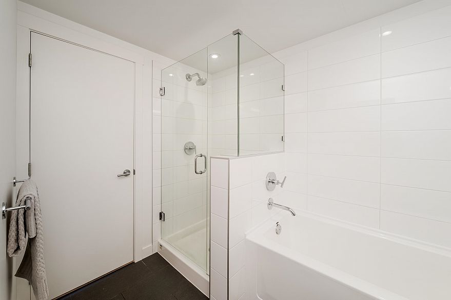 210 2468 Bayswater Street