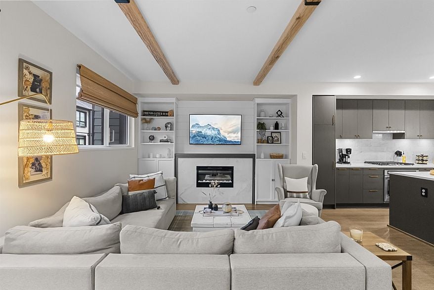 147 4738 Hemlock Way