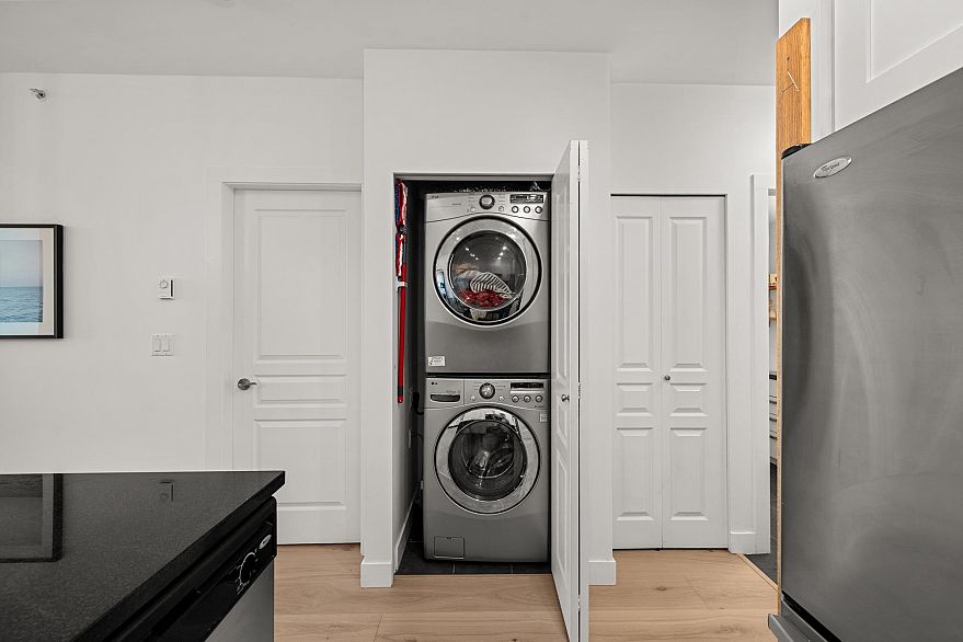 409 4550 Fraser Street