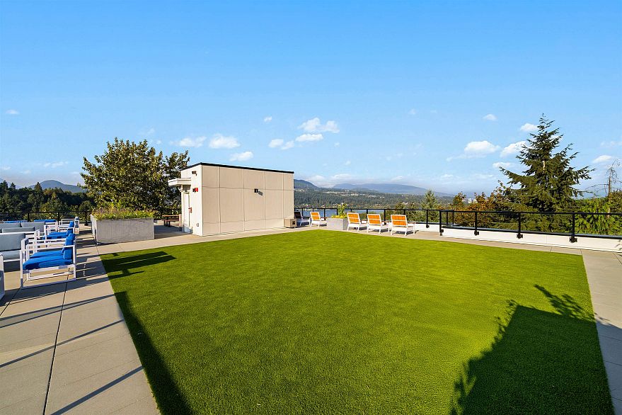 221 2002 St. George Street