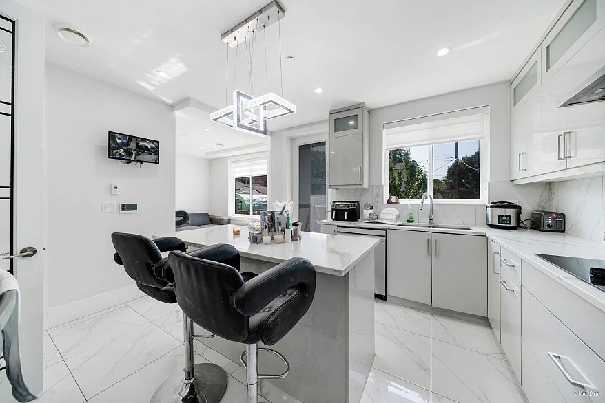 4841 Dumfries Street