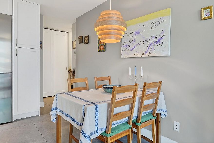 402 1100 Harwood Street