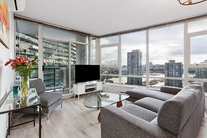 2602 939 Expo Boulevard