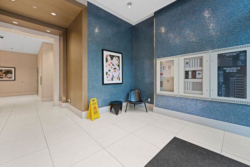 1708 168 W 1st Avenue