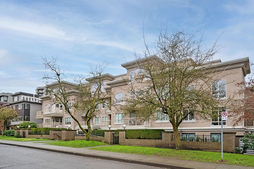 206 2490 W 2nd Avenue