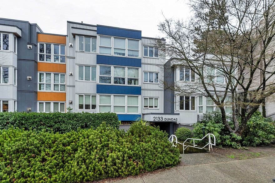 406 2133 Dundas Street