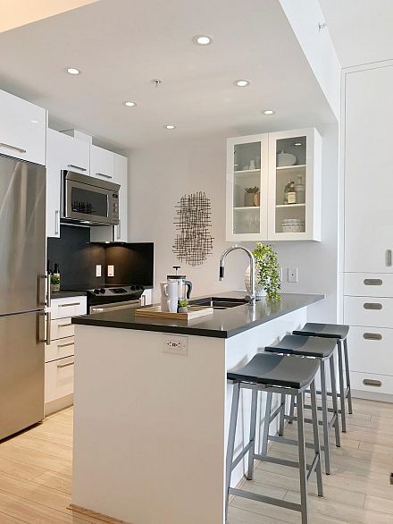 PH8 955 E Hastings Street