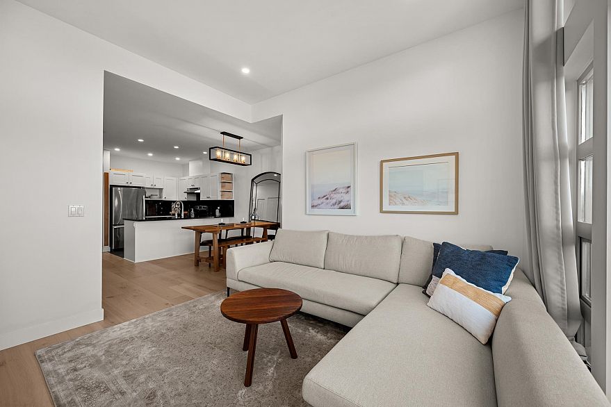 409 4550 Fraser Street