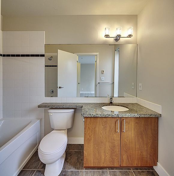 202 2630 Arbutus Street