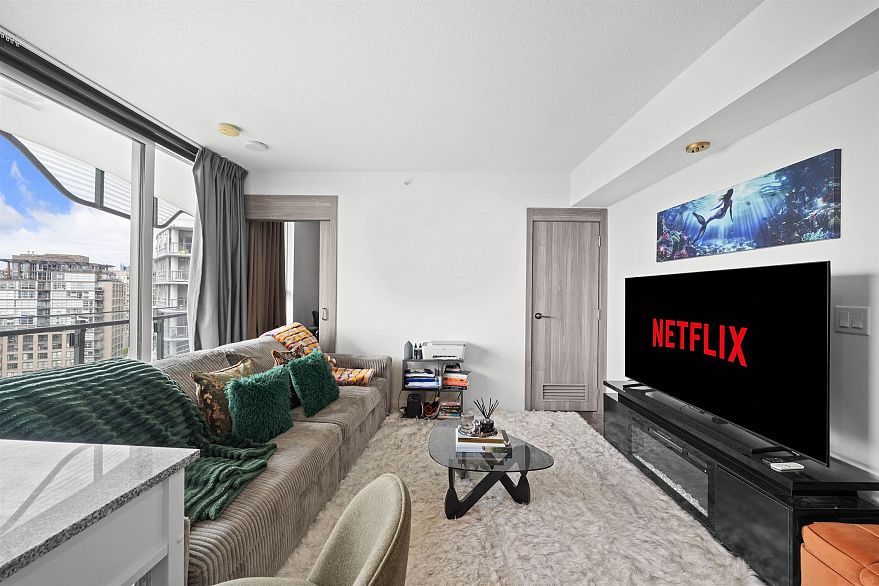 2304 89 Nelson Street