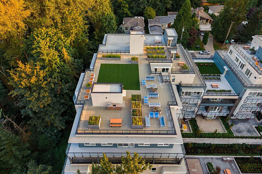 221 2002 St. George Street