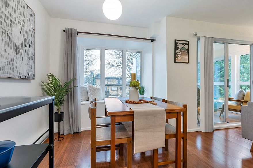 406 2133 Dundas Street