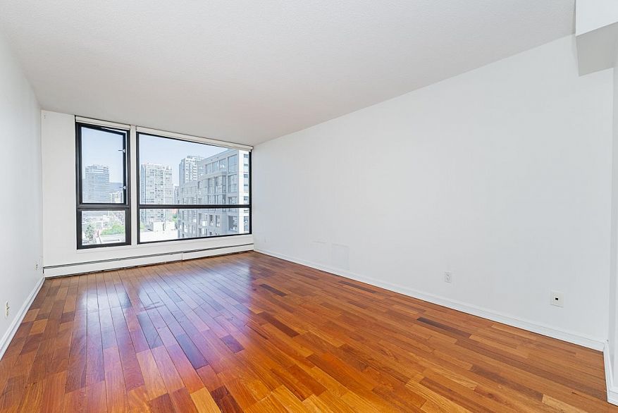 1304 283 Davie Street