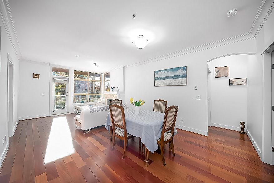 212 6333 Larkin Drive