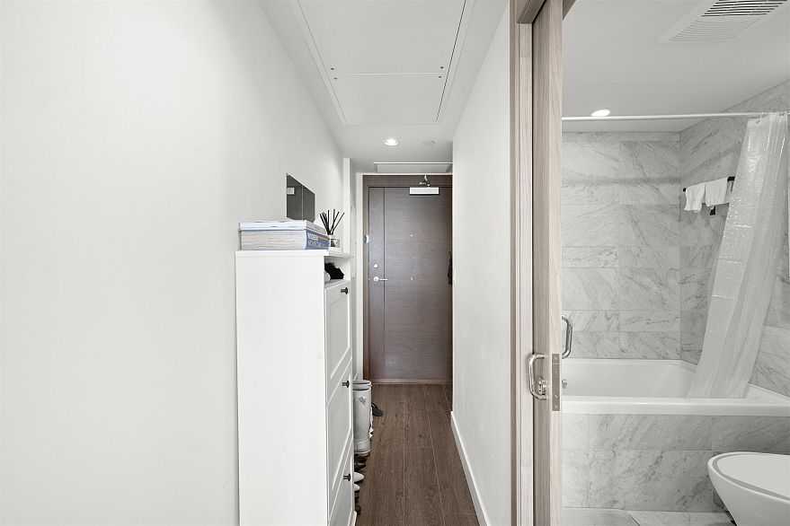 2304 89 Nelson Street