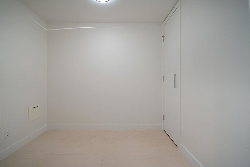 3406 1028 Barclay Street