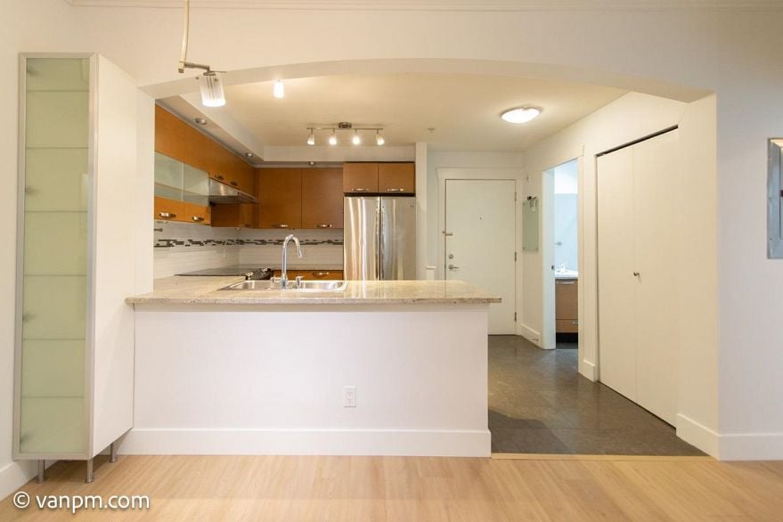 111 7478 BYRNEPARK WALK, Burnaby BC V3N 5C6