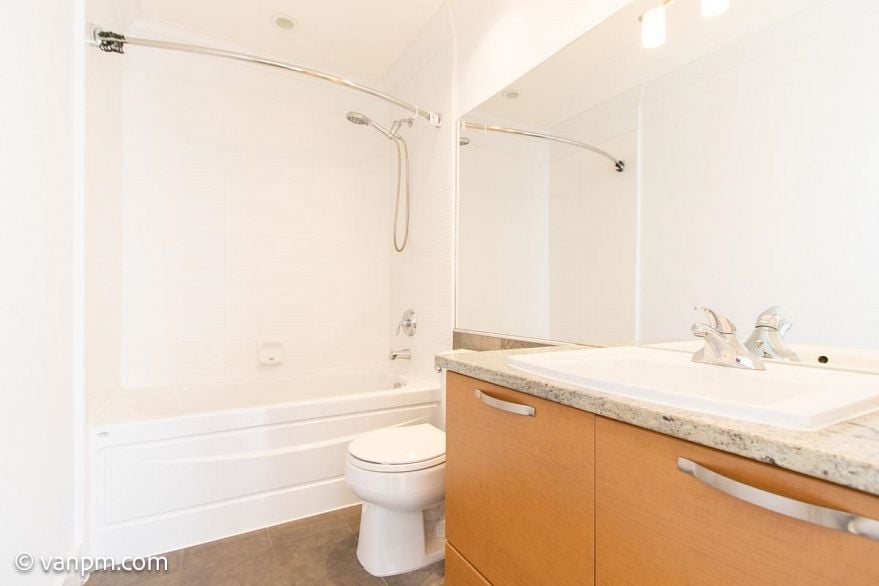 111 7478 BYRNEPARK WALK, Burnaby BC V3N 5C6