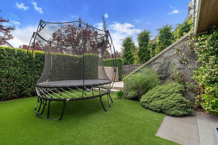 1963 Mcnicoll Avenue