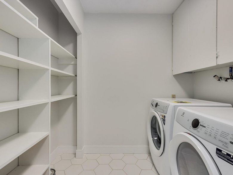 307 2255 York Avenue