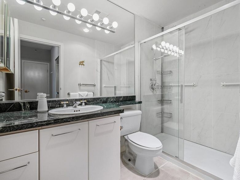 18C 139 Drake Street