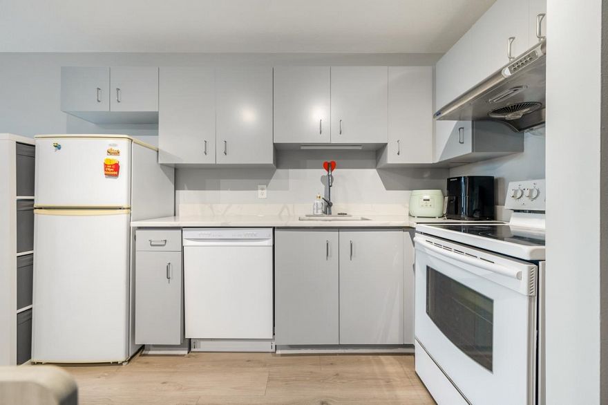 1907 1238 Seymour Street