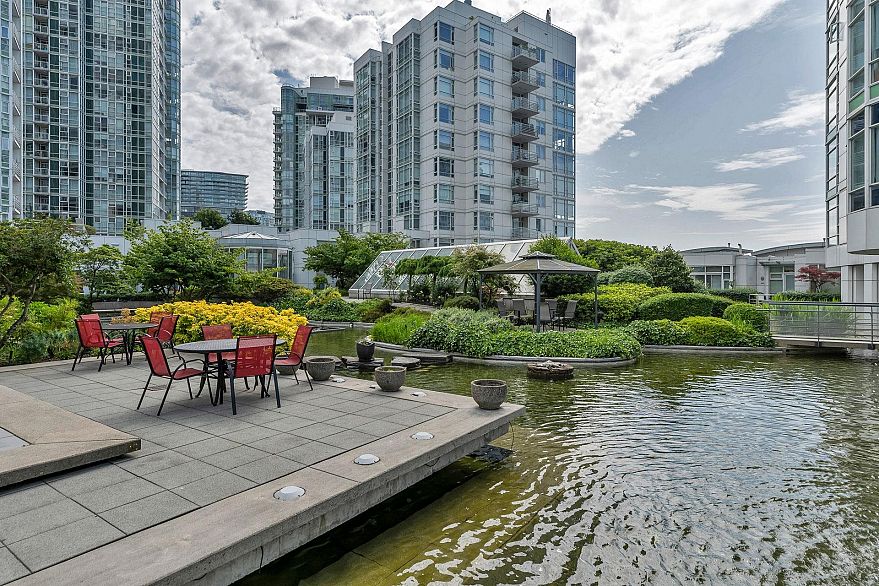 2706 198 Aquarius Mews