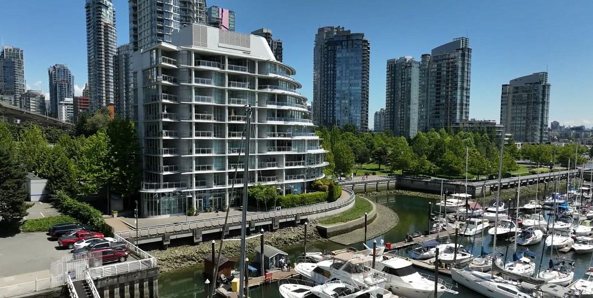 203 628 Kinghorne Mews