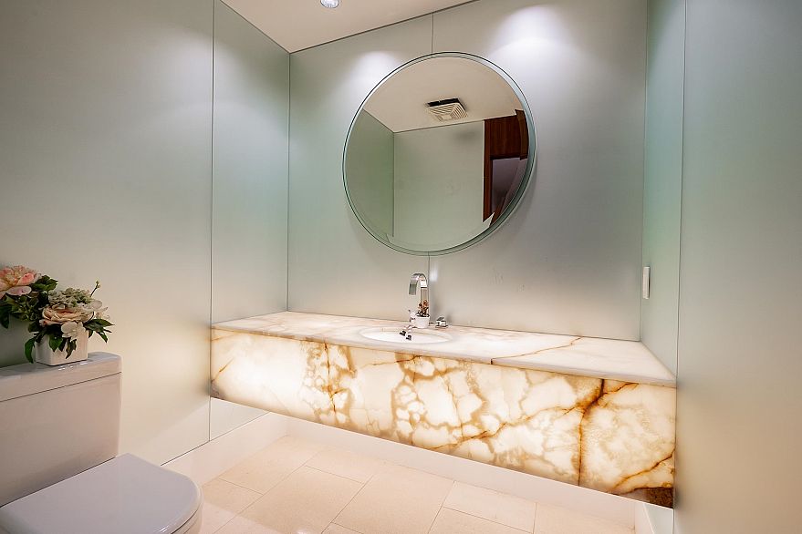 1703 1560 Homer Mews