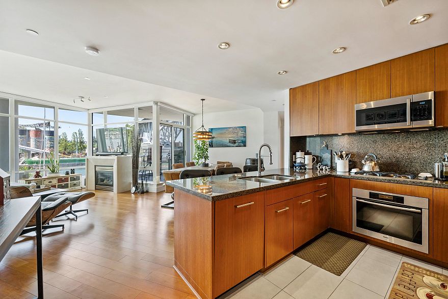 203 628 Kinghorne Mews