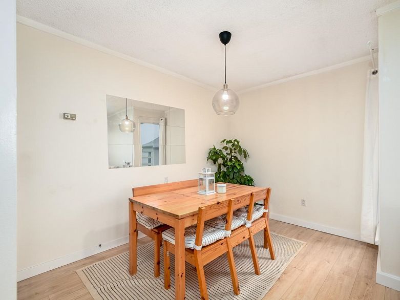 201 2336 Wall Street