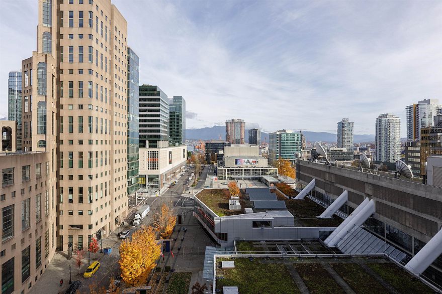 1710 788 Hamilton Street