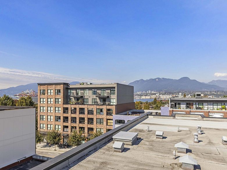 PH20 2150 E Hastings Street