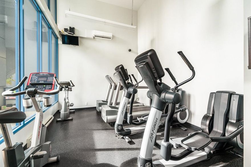 1907 1238 Seymour Street