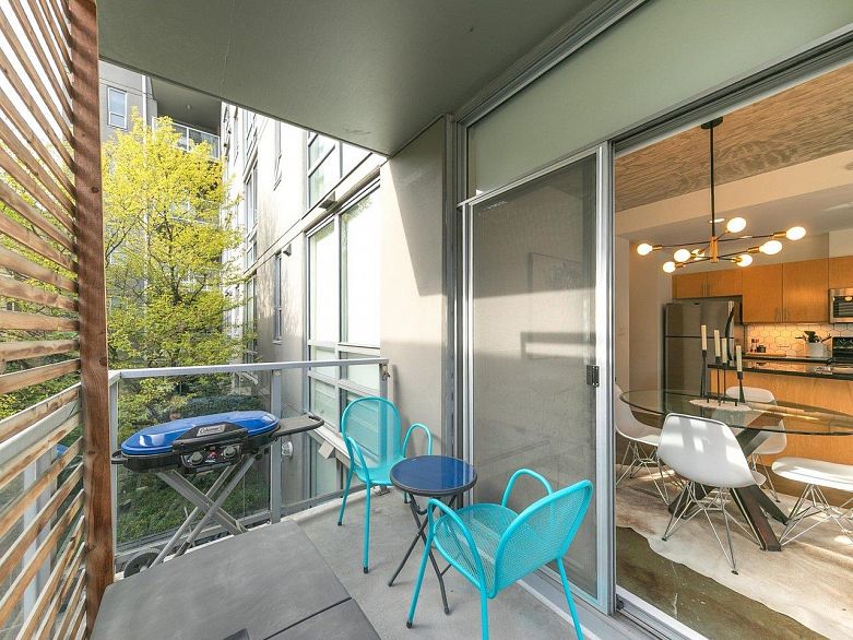 306 919 Station Street