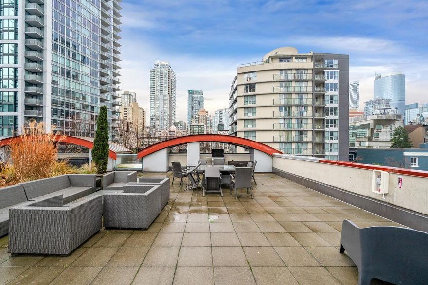 1907 1238 Seymour Street