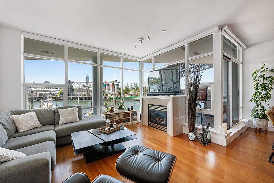 203 628 Kinghorne Mews