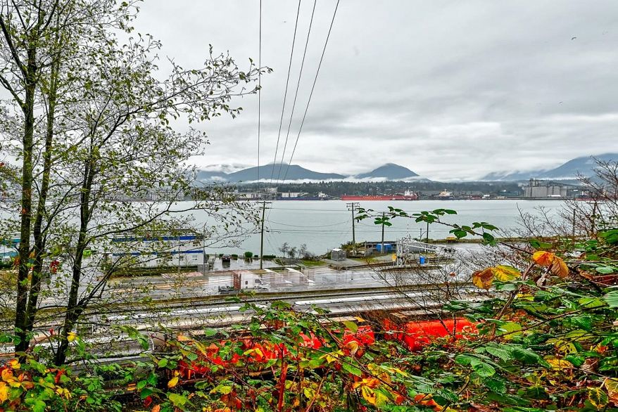 201 2336 Wall Street