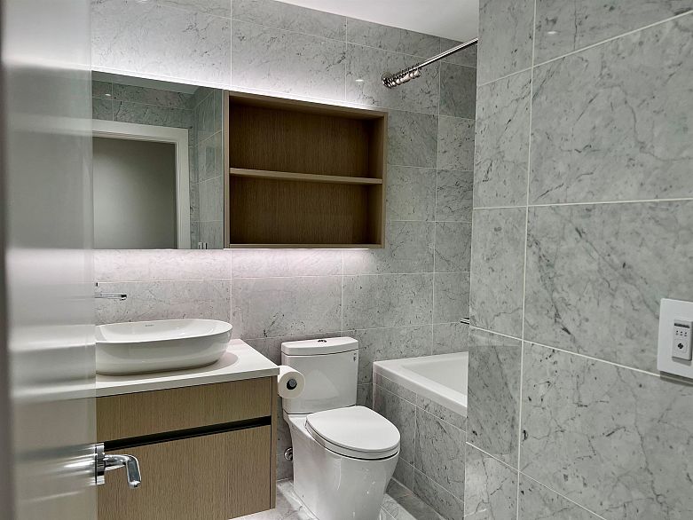 210 5168 Cambie Street